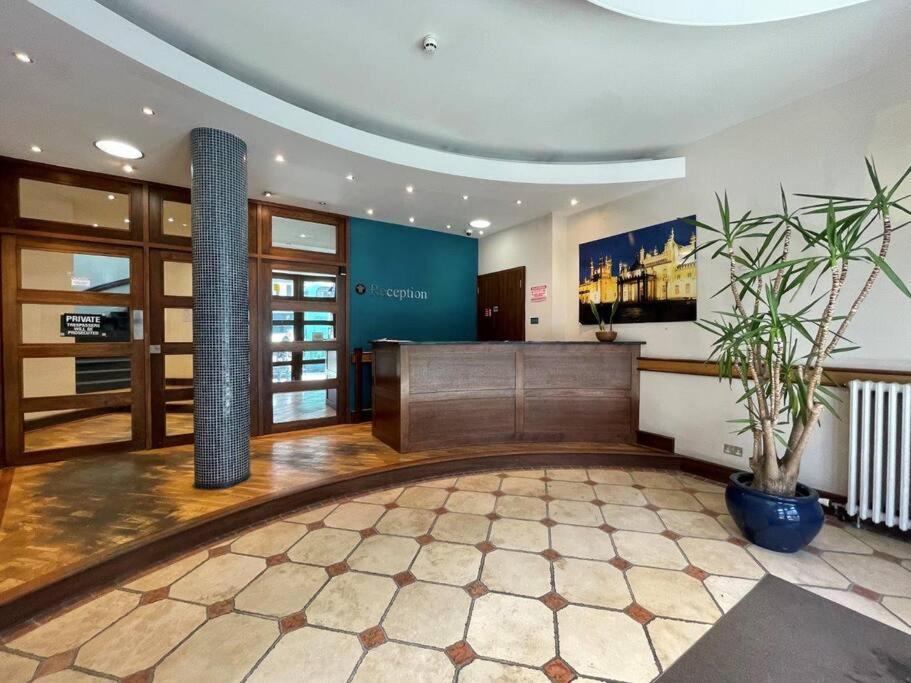 Premium Apartment, Amazing Central Location Брайтонн Экстерьер фото
